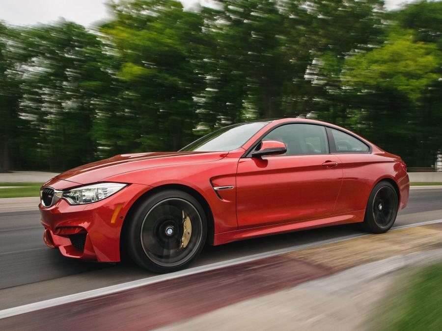  BMW M4 Coupe 2015 года  (US) (фото 3 из 16)